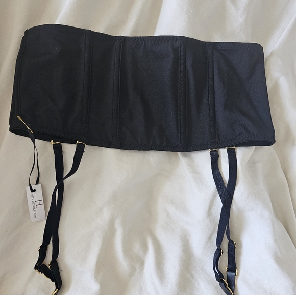 Garter Belt - Picture 2 of 4